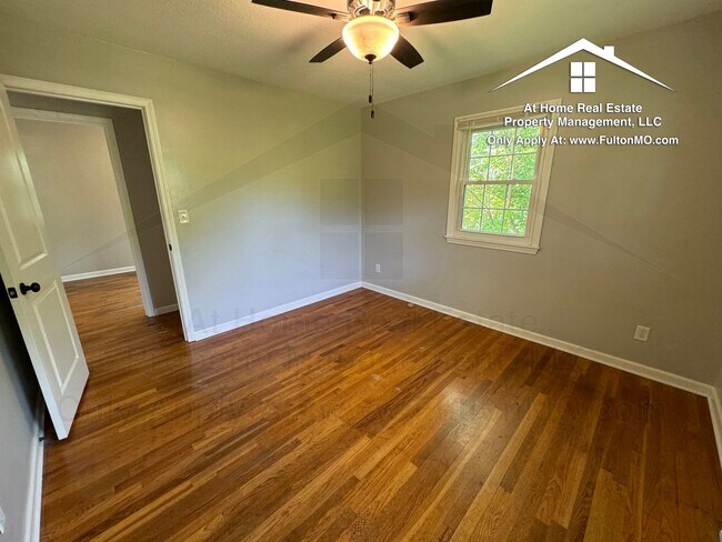 Building Photo - 1304 Bradley Ln
