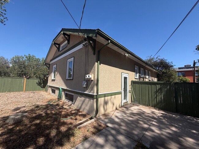 Building Photo - 804 11th Ave