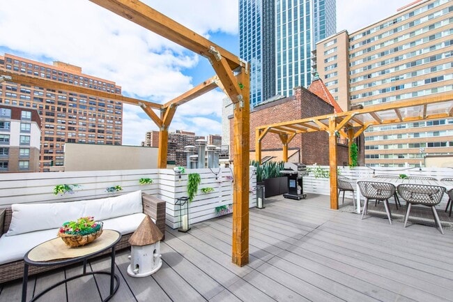 Building Photo - 81 Montgomery St