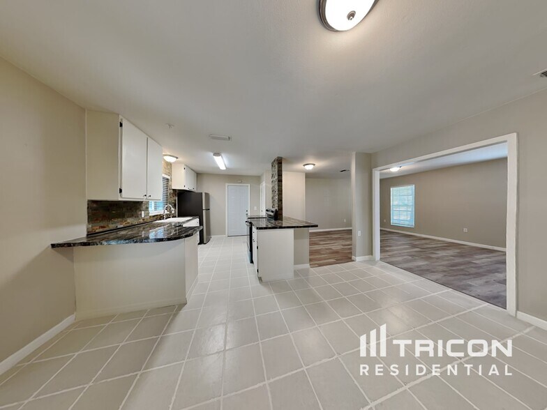 Building Photo - 1334 Stately Oaks Dr NW