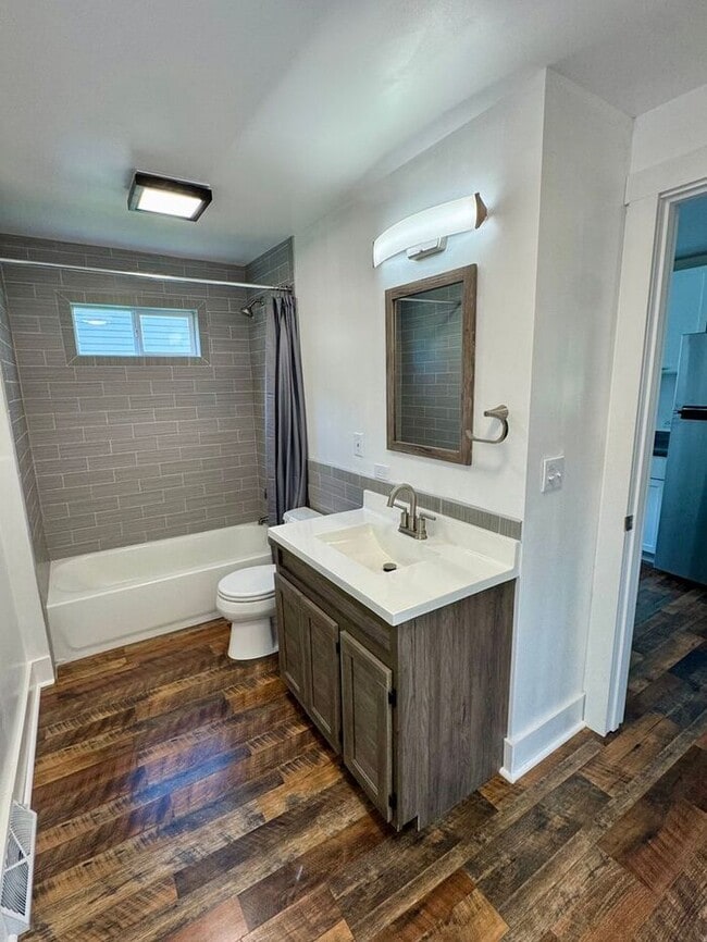 Building Photo - Remodeled 2 bedroom home-Three Oaks