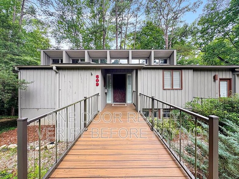 Building Photo - 609 Indian Springs Ct