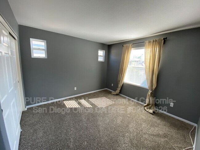 Building Photo - 1553 Hunters Glen Ave