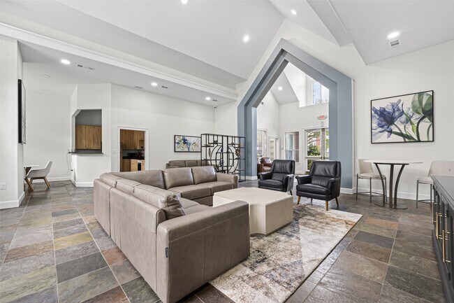 Building Photo - 1330 Old Spanish Trl