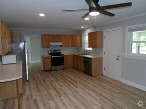 Building Photo - 3Bd/2BA Brick Ranch Home