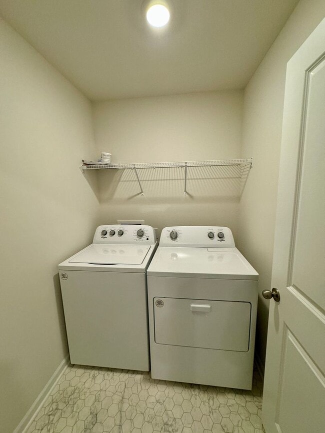 Building Photo - 3BR/2.5BA Home in Hamilton Woods