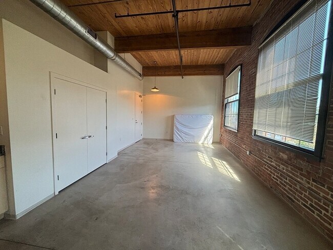 Building Photo - 88 Gerrish Ave