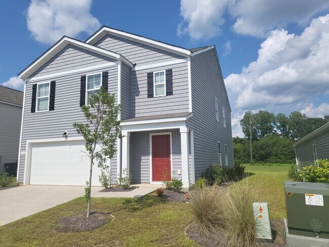 Building Photo - 5 bedroom/3 bath home in Aynor - 1/2 Off R...