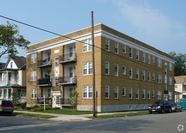 Building Photo - 260 Hatton St