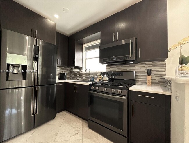 Building Photo - 900 Jefferson Ave