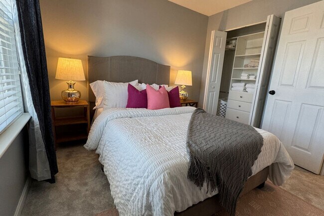 Building Photo - 9414 Grant Ave