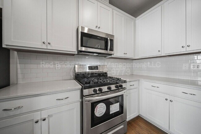 Building Photo - 808 Gable Oak Ln