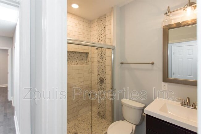 Building Photo - 617 S Lehigh St