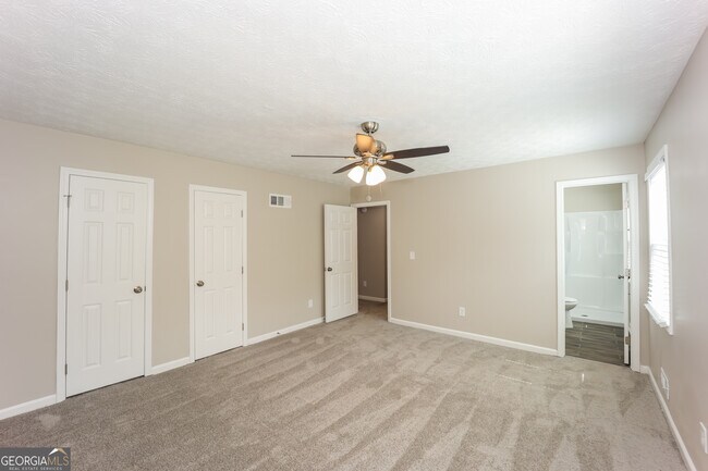 Building Photo - 9194 Greenwood Dr