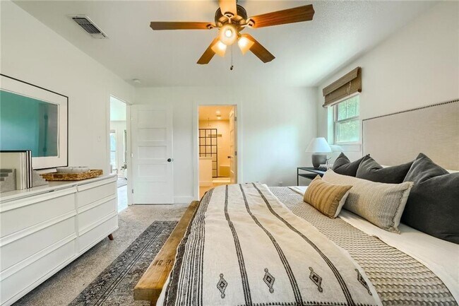 Building Photo - 1524 Sheridan Trail