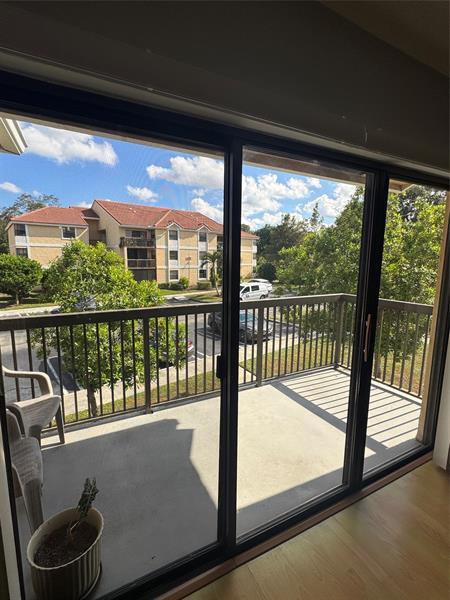 Building Photo - 5681 Riverside Dr