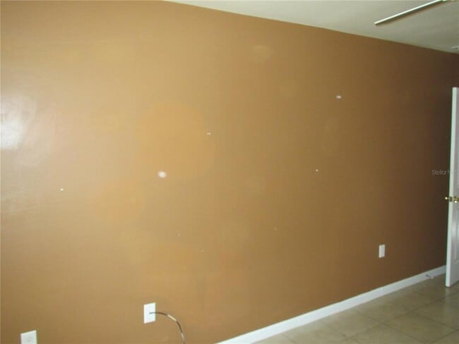 Building Photo - 464 Hippel St