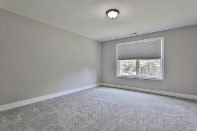 Building Photo - 7 Horizon Dr