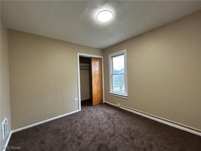 Building Photo - 3448 E 69th St