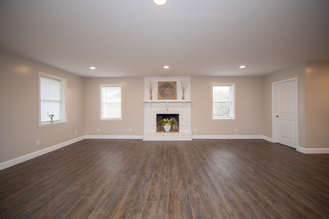 Building Photo - 6508 Sharpsburg Pike