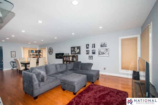 Building Photo - 37709 Glengrove Dr