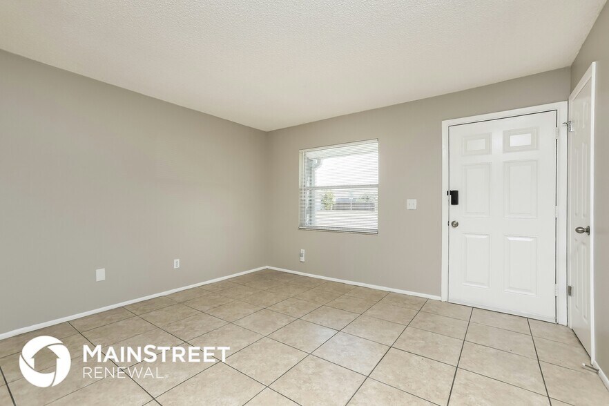 Building Photo - 7820 Plunkett Ave