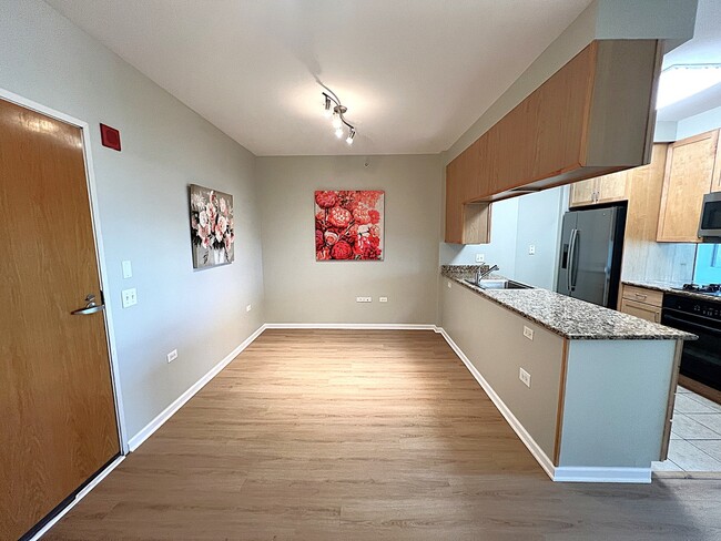 Building Photo - 9655 Woods Dr