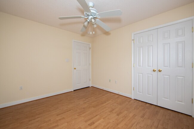 Building Photo - 1517 Woodland Ct