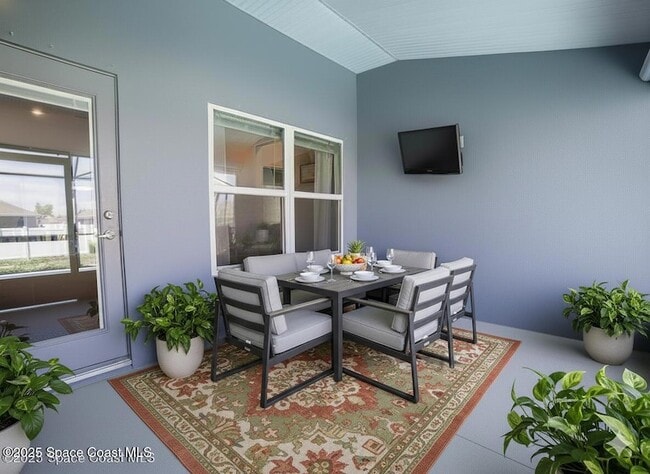 Building Photo - 814 Moment St