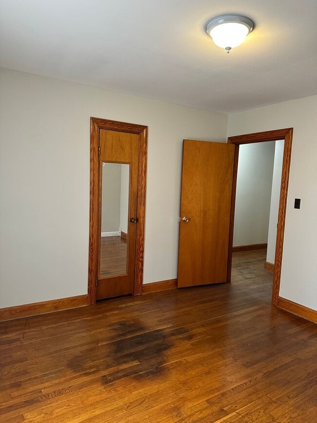 Building Photo - RENTAL HOME 3BD/1.5BTH
