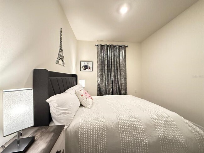 Building Photo - 2369 Penguin Blvd