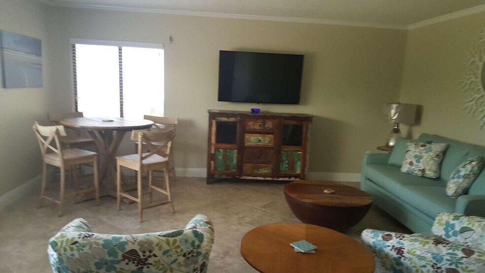 Building Photo - 1425 Jimmy Buffett Mem Hwy