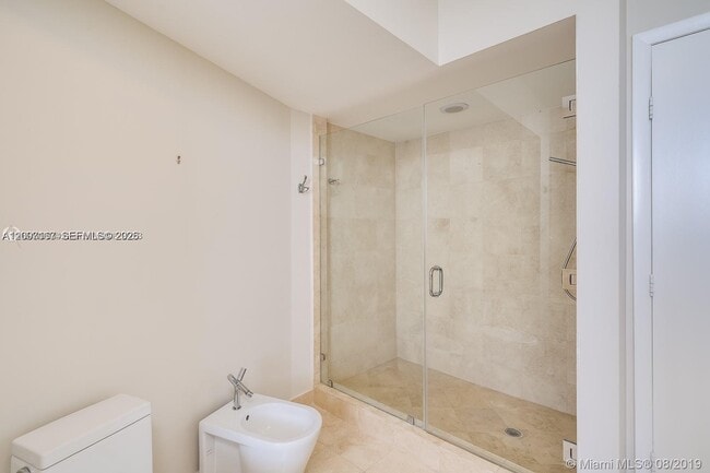 Building Photo - 17201 Collins Ave