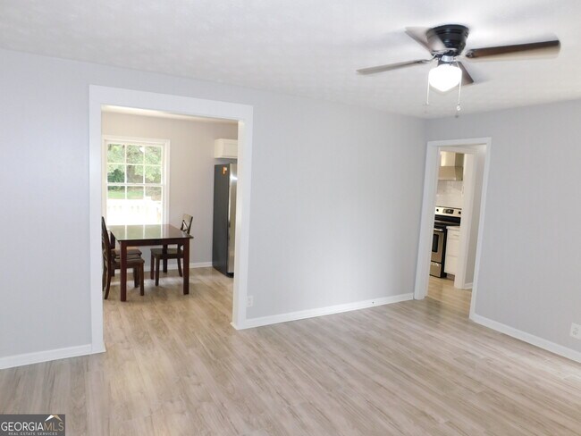 Building Photo - 1229 Fairview Dr