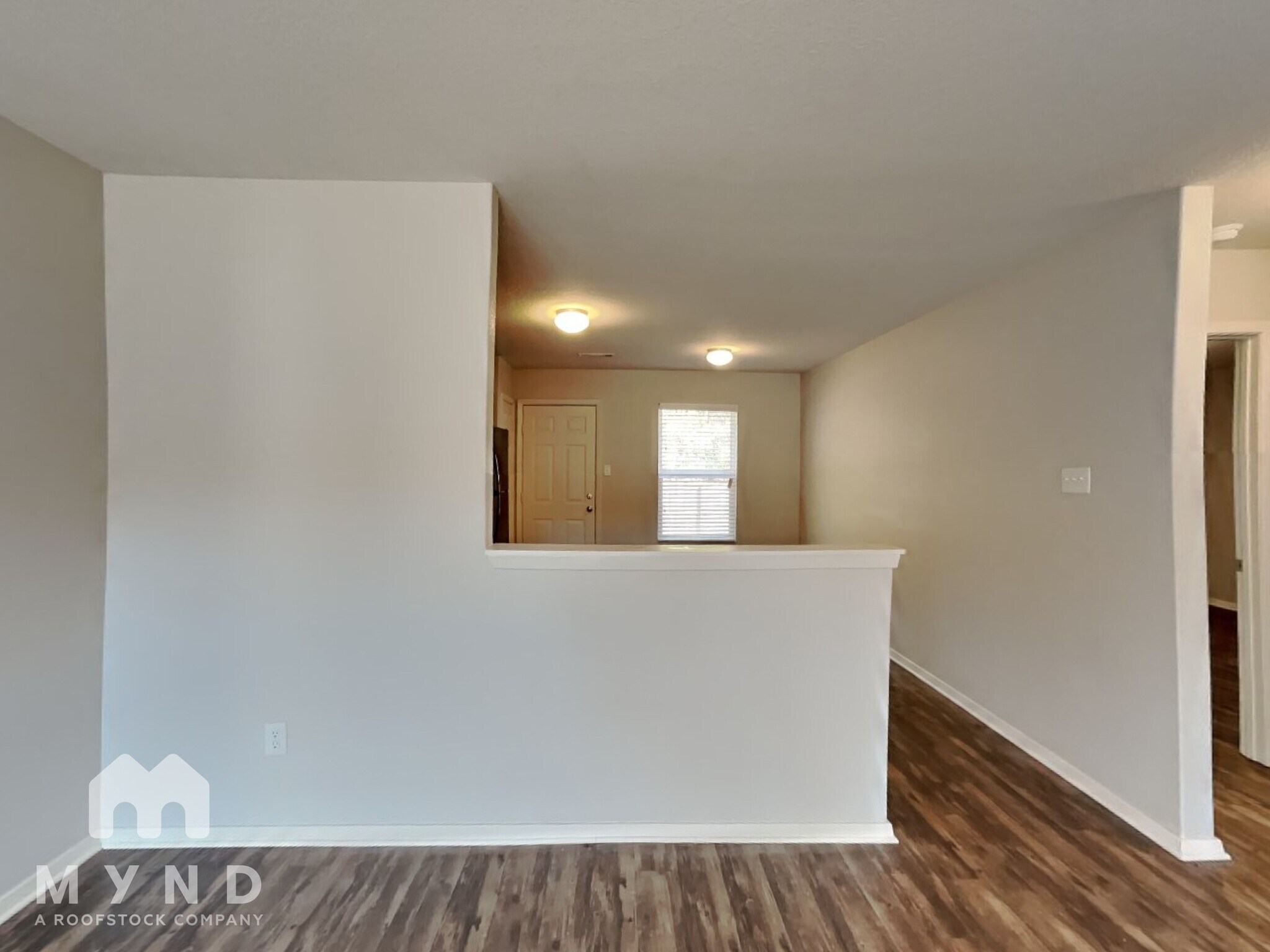 Building Photo - 9176 Pleasant Valley Dr
