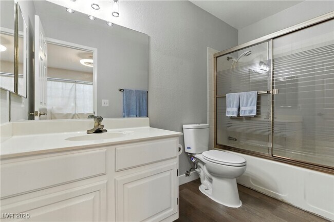 Building Photo - 3280 Dayflower St