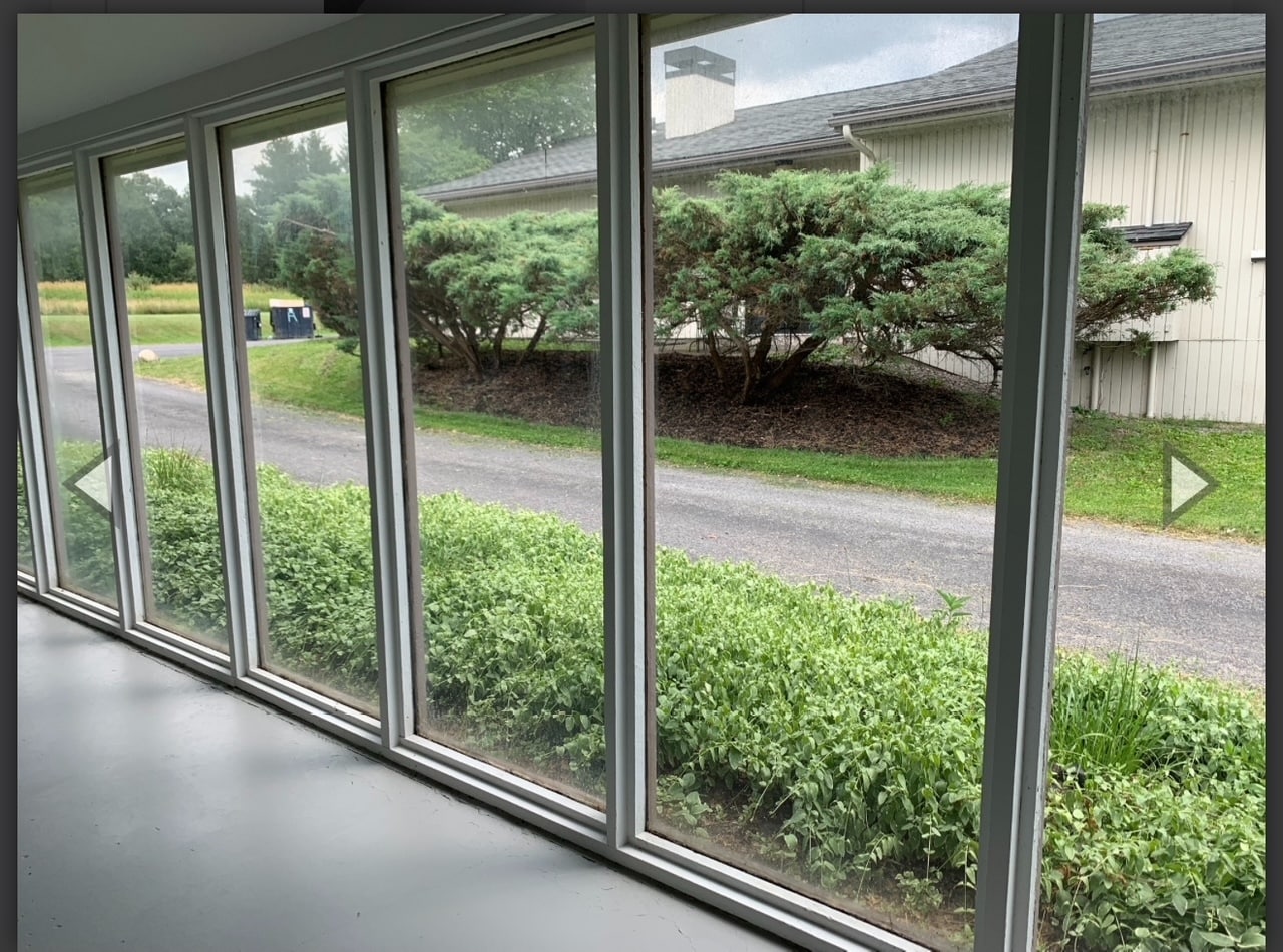 Building Photo - 1049 Danby Rd