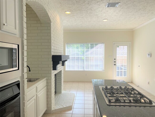 Building Photo - 18 Spotted Deer Dr