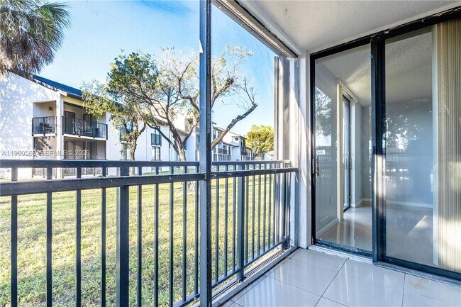 Building Photo - 6795 SW 132nd Ave