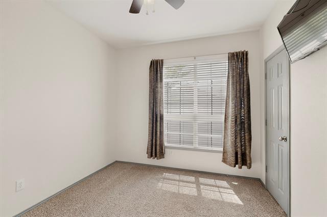 Building Photo - 1409 Clear Creek Dr