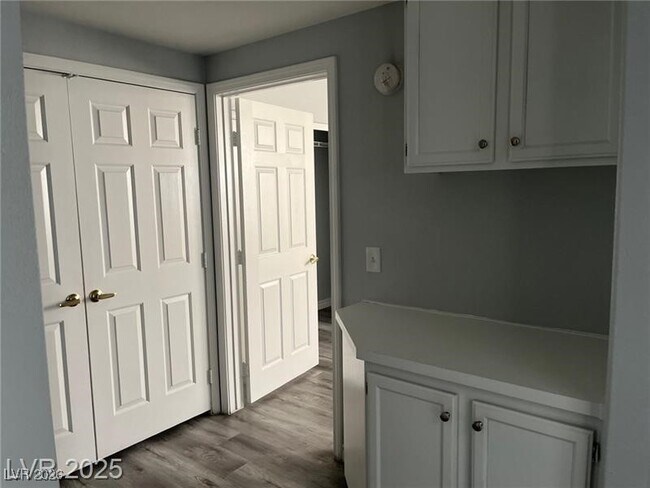 Building Photo - 1300 S Arlington St