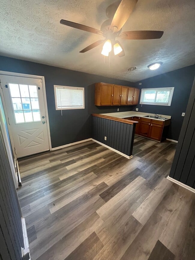 Building Photo - Section 8 Welcomed! Beautifully Renovated ...