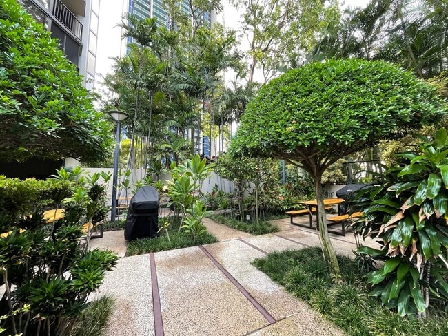 Building Photo - 60 N Beretania St