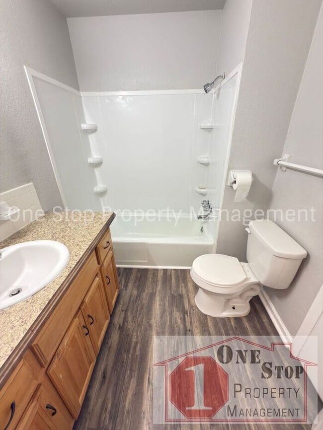 Building Photo - 3 bedroom, 1 bathroom duplex in Independen...