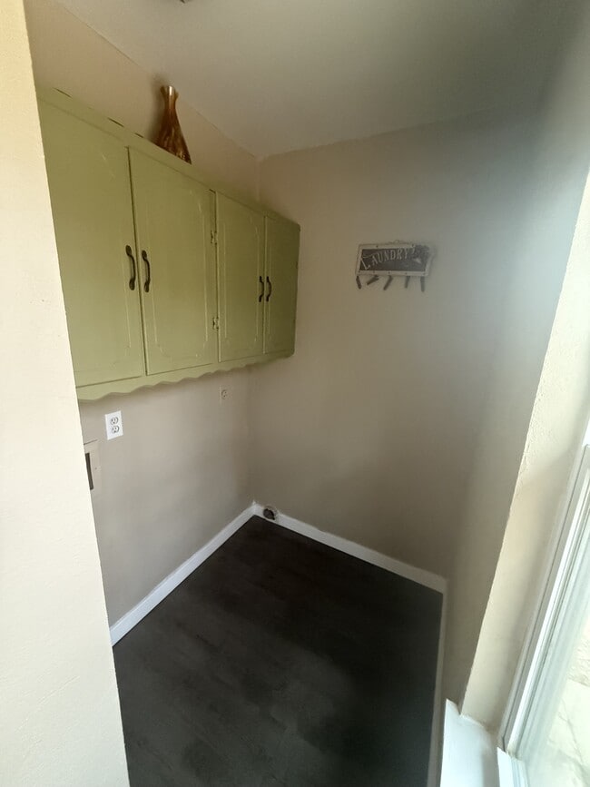 Building Photo - 2404 N Gray St