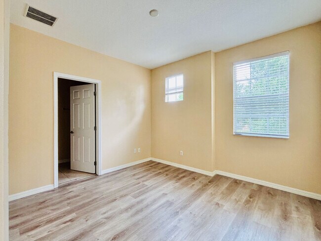 Building Photo - 1707 Retreat Cir