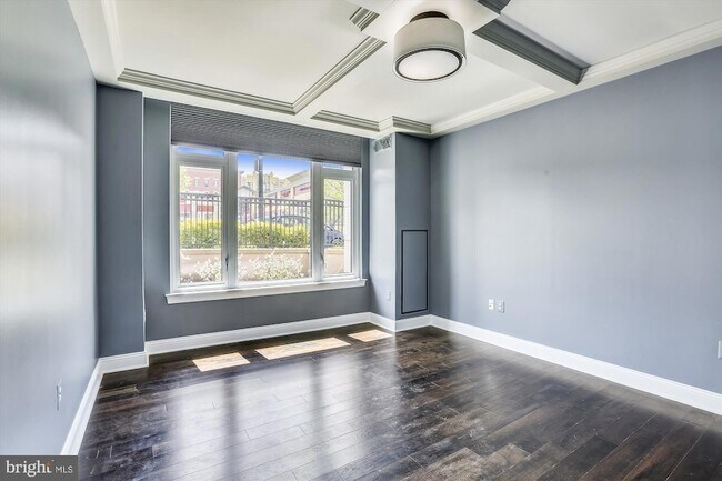 Building Photo - 4915 Hampden Ln