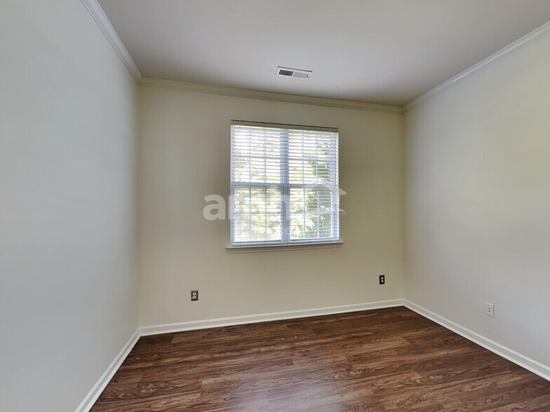 Building Photo - 2800 Meherrin Ct
