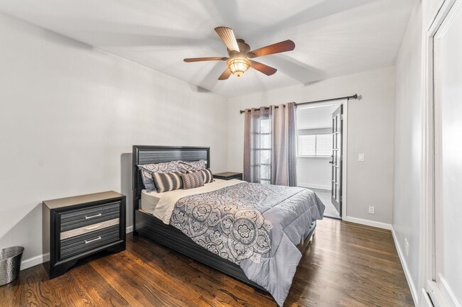 Building Photo - 1537 El Prado Ave