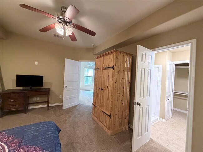 Building Photo - 236 Piney Ridge Dr